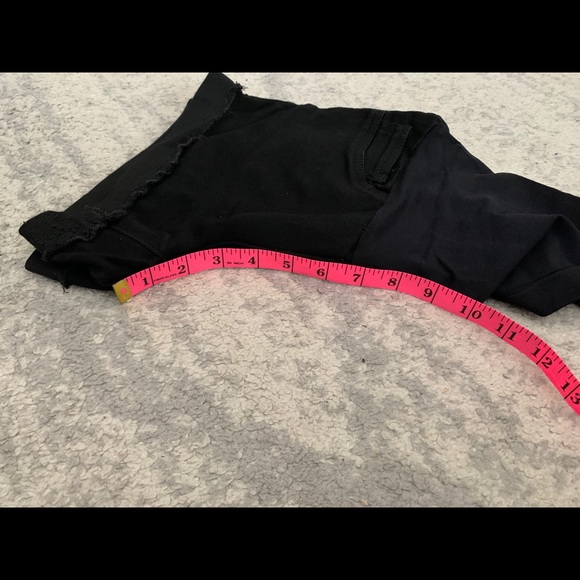 Black maternity shorts - Picture 4 of 5